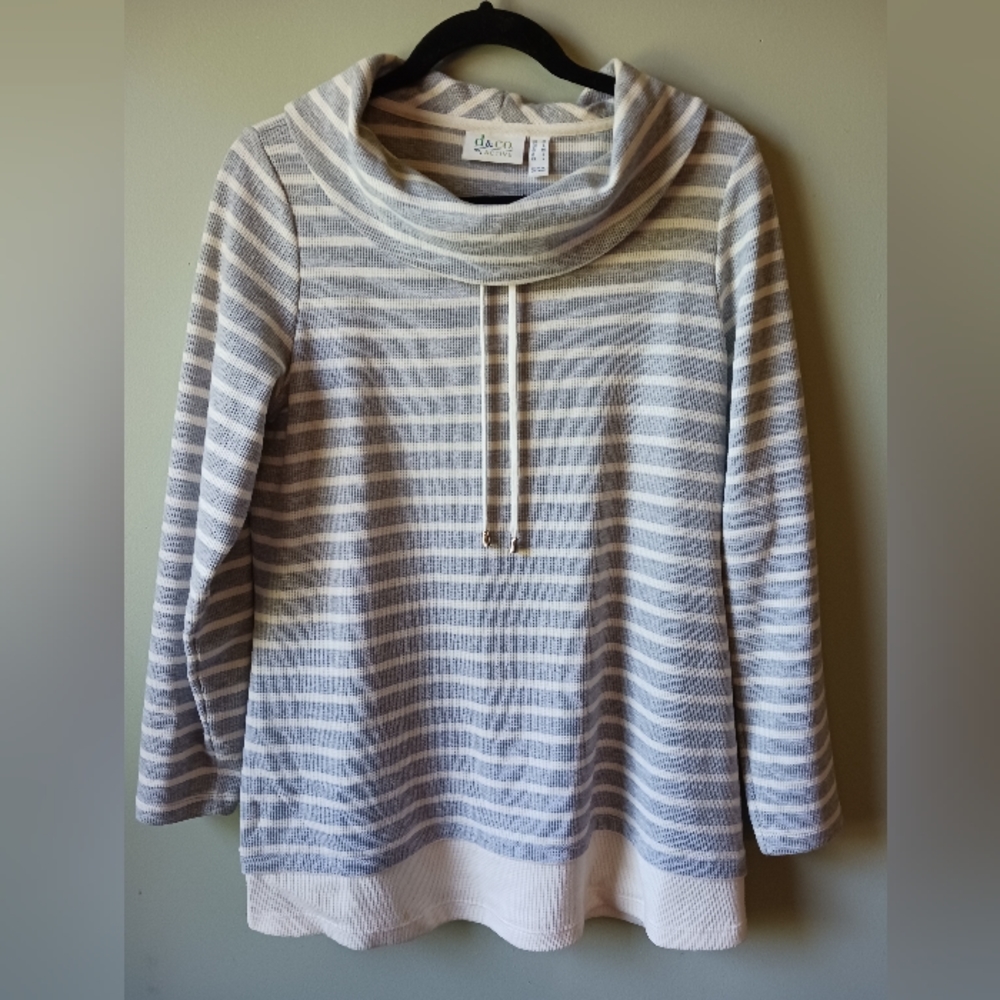 LIKE NEW d&co. Ribbed Cowl Neck Sweater